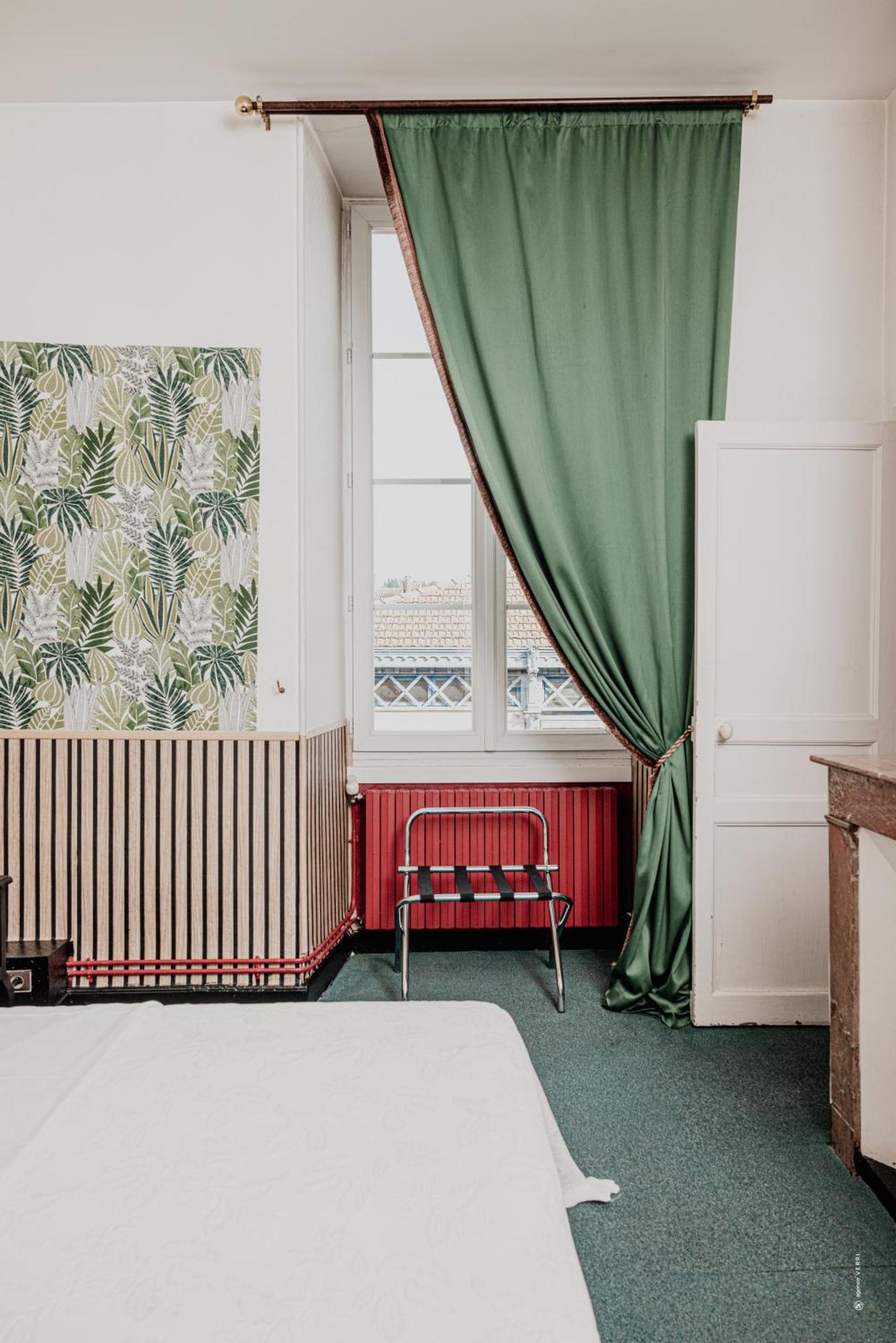 Hotel Moderne Et Pigeon Limoux Esterno foto