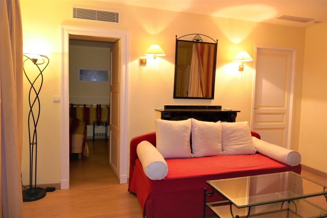 Hotel Moderne Et Pigeon Limoux Esterno foto